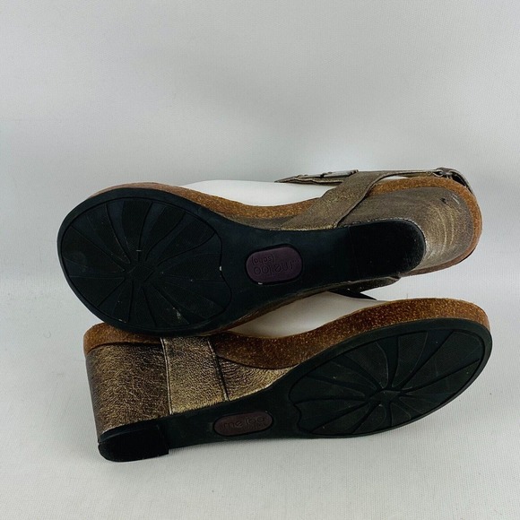 Womens 9M Me Too Kaylen Wedge Sandals Metallic‎ Gold Leather Cork Soles 3" Heels - Picture 7 of 10